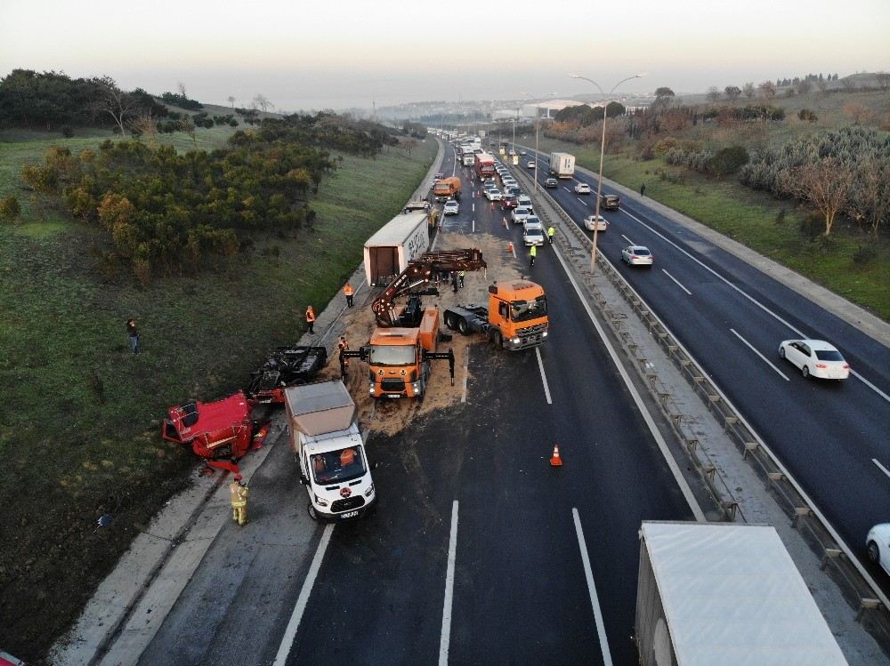 Tem Otoyolunda Trafik Kitlendi