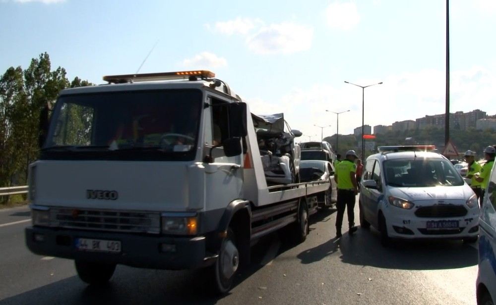 Tem Otoyolunda Zincirleme Trafik Kazası