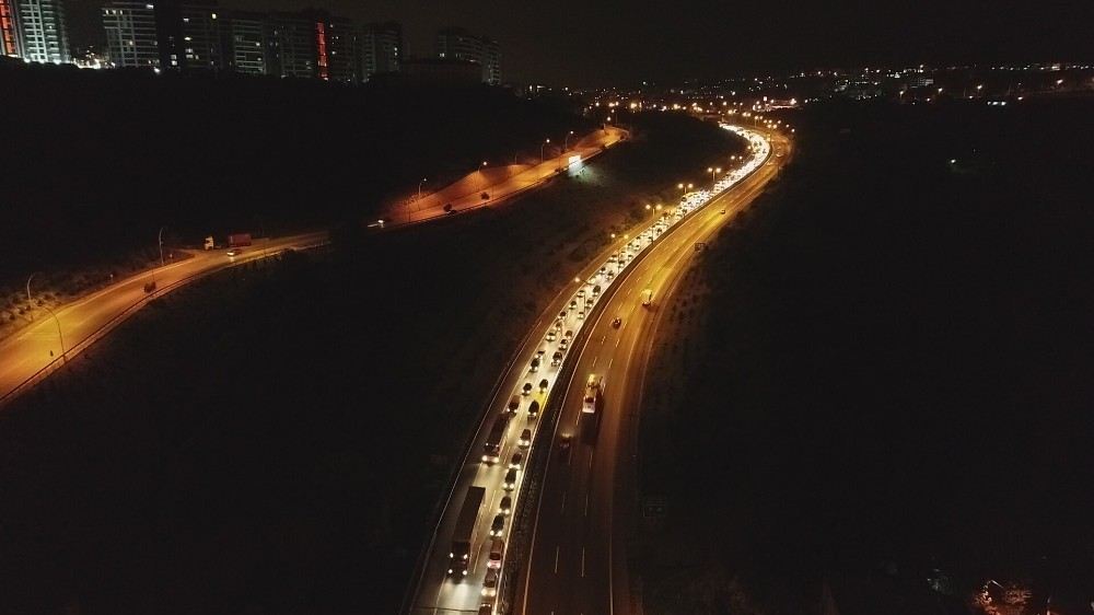 Temde Bayram Yoğunluğu Gece Saatlerinde Havadan Görüntülendi