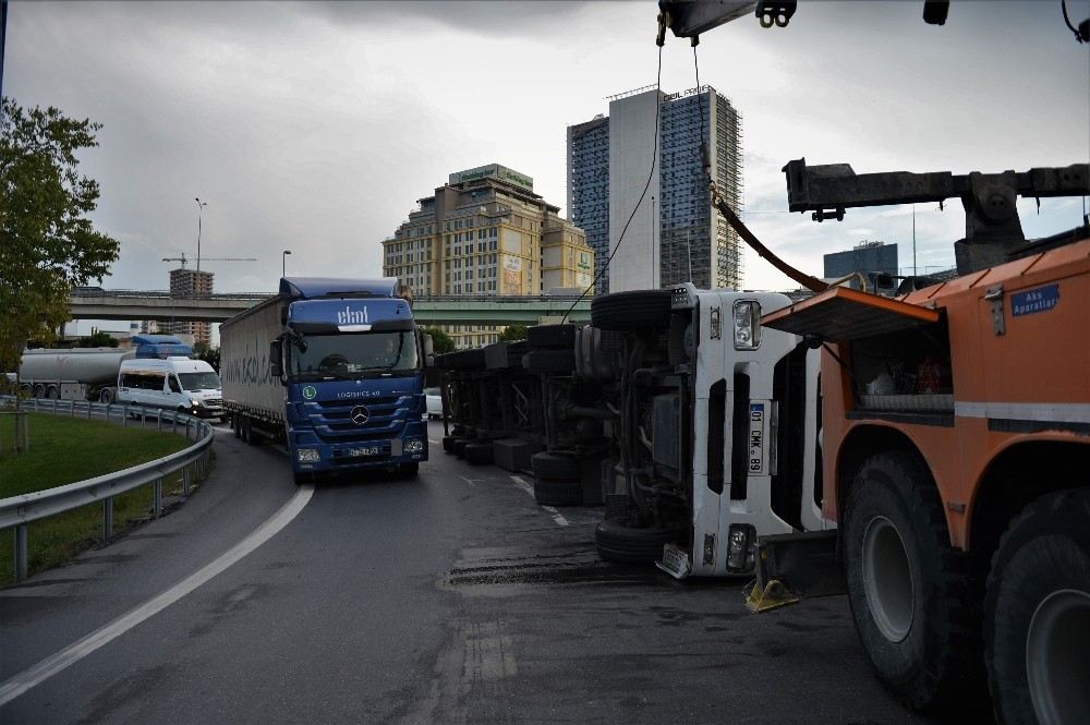 Temde Tır Devrildi Trafik Felç Oldu