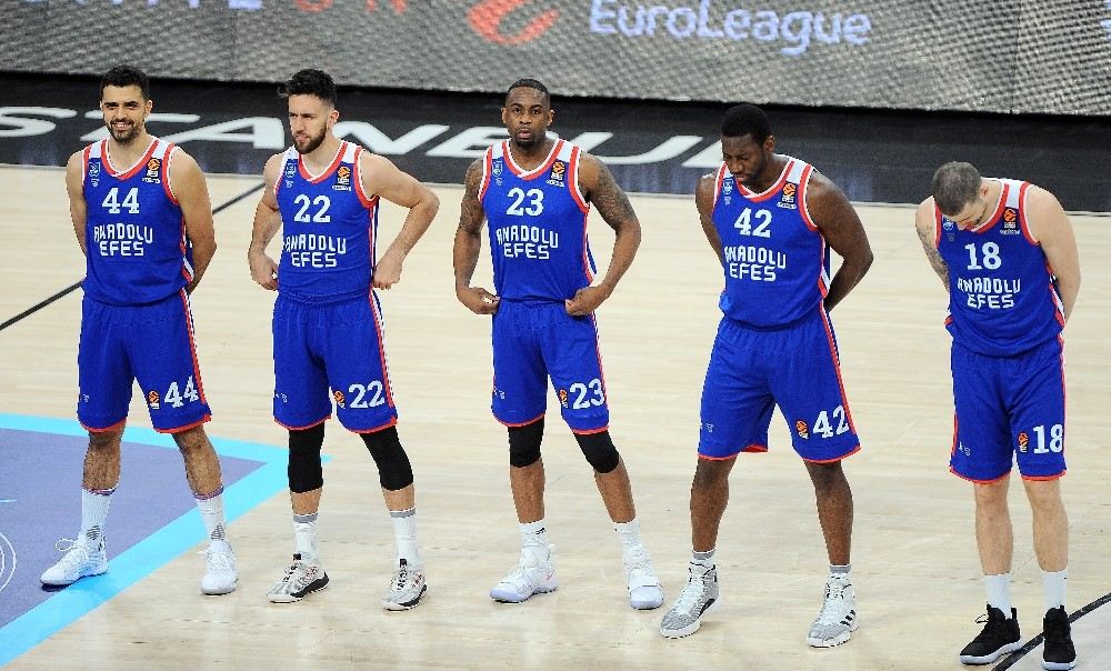 Thy Euroleague: Anadolu Efes: 75 - Barcelona Lassa: 68