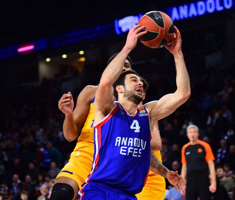 Thy Euroleague: Anadolu Efes: 81 - Khimki: 72