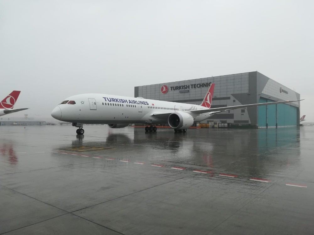 Thy, İkinci Dreamliner Uçağı İstanbulda