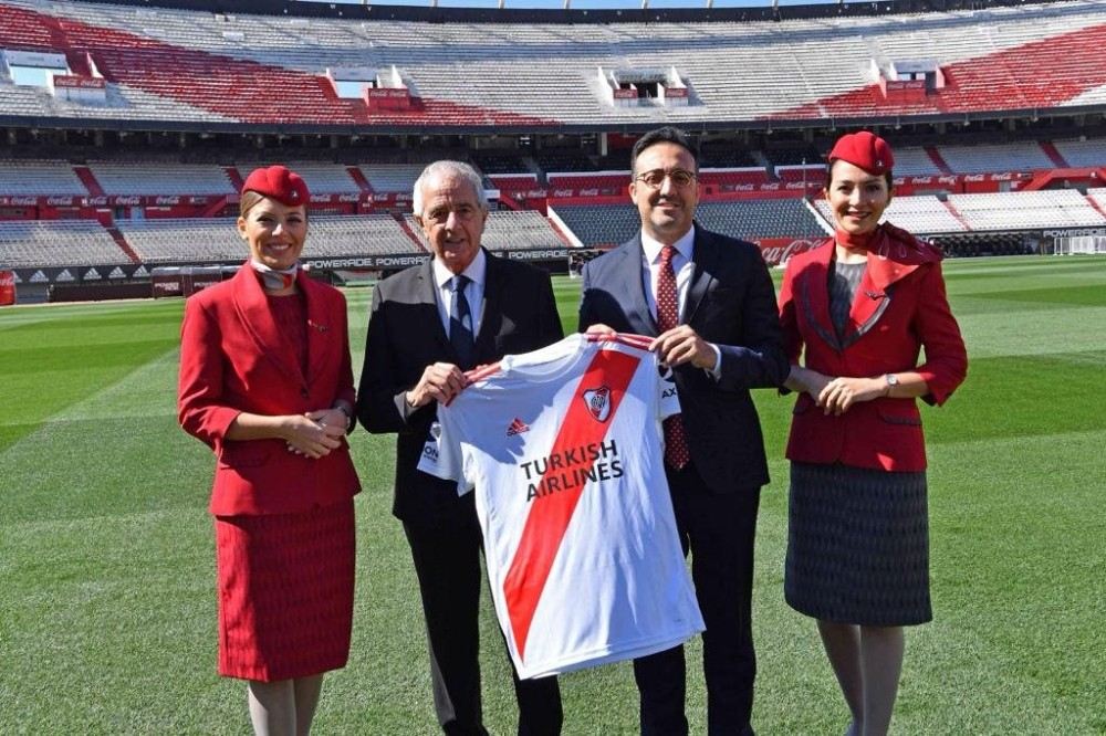 Thy, River Plate Sponsor Oldu