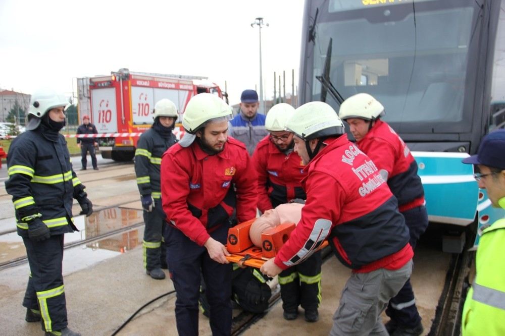 Tramvay Kazası Tatbikatı Gerçeğini Aratmadı