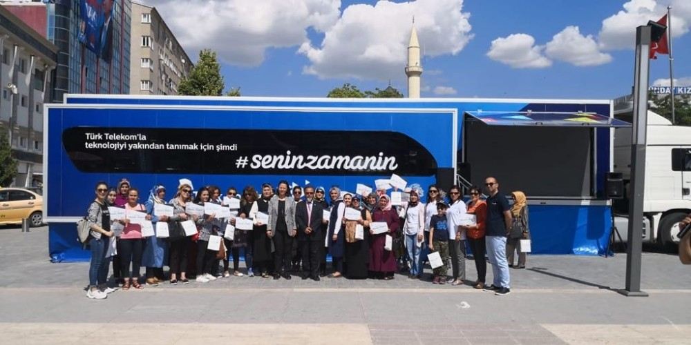 Türk Telekomun Teknoloji Seferberliği Projesi Kırşehirli Kadınlarla Buluştu
