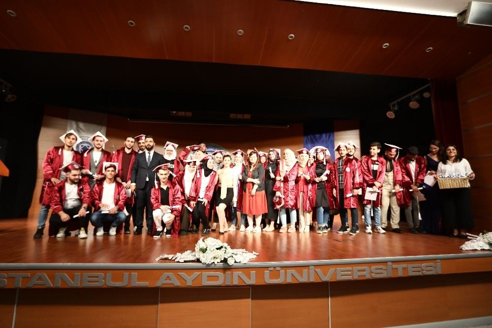 Türkçe Öğrenen  Öğrenciler Sertifikalarını Aldı