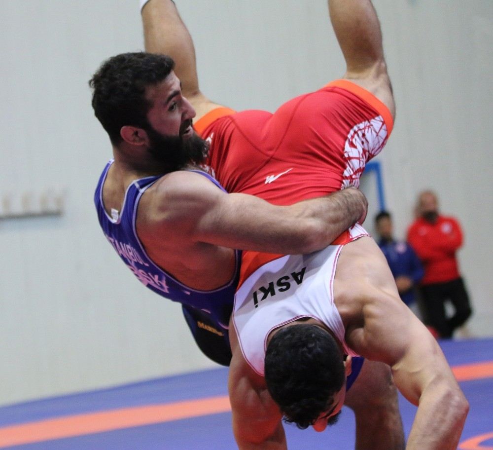 Türkiye Grekoromen Güreş Şampiyonasında İlk Gün Sona Erdi