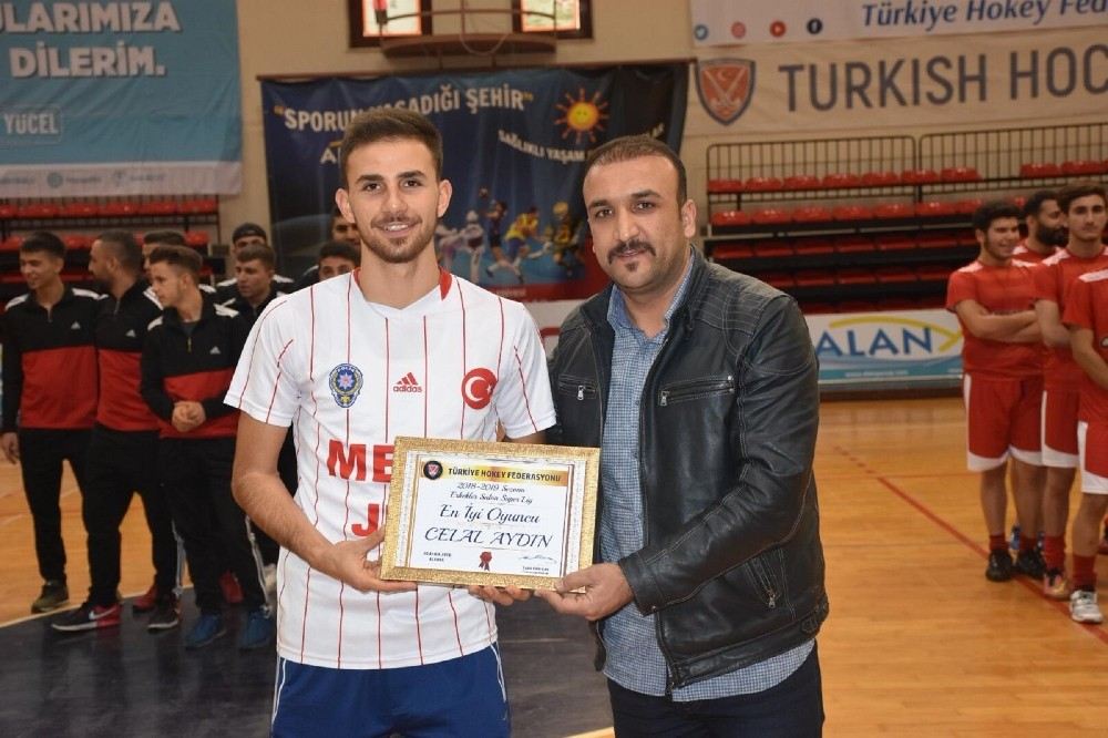 Türkiye Hokey Süper Liginde En İyi Oyuncu Celal Aydın