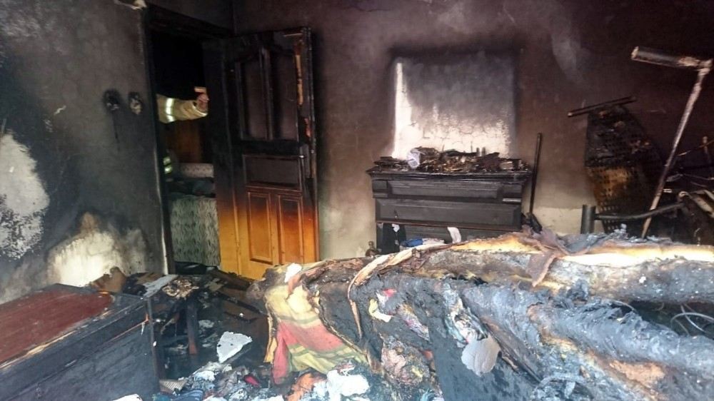 Tuzlada Çocukların Evde Çakmakla Oyunu Yangınla Sonlandı
