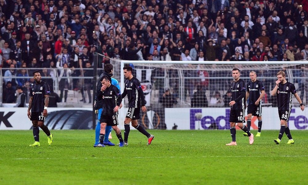 Uefa Avrupa Ligi: Beşiktaş: 2 - Genk: 4 (Maç Sonucu)