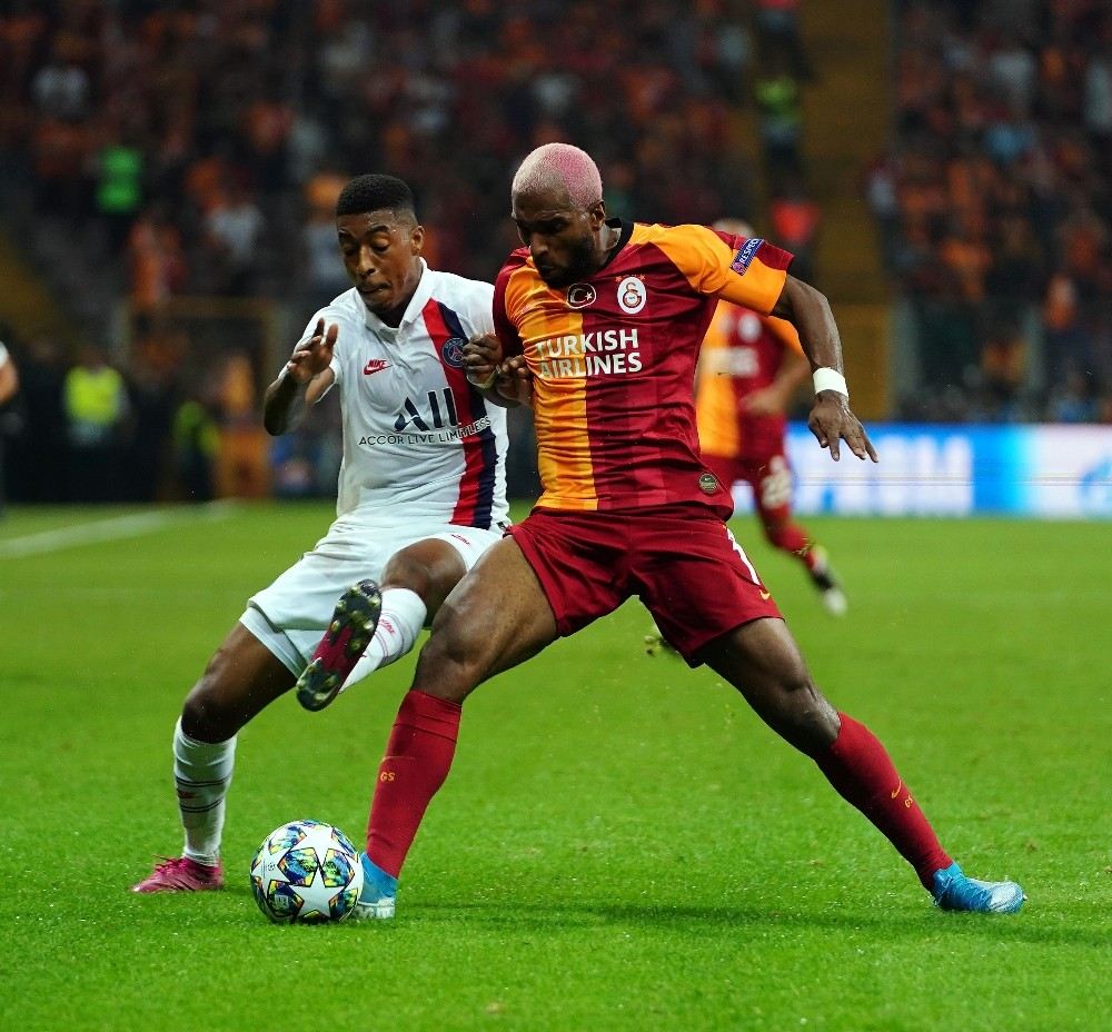 Uefa Şampiyonlar Ligi: Galatasaray: 0  - Paris Saint-Germain: 0 (İlk Yarı)