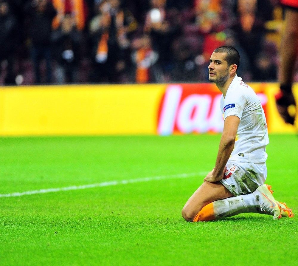 Uefa Şampiyonlar Ligi: Galatasaray: 1 - Porto: 2 (İlk Yarı)