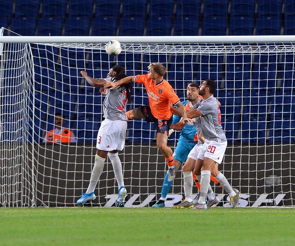 Uefa Şampiyonlar Ligi: Medipol Başakşehir: 0 - Olympiakos: 1 (Maç Sonucu)