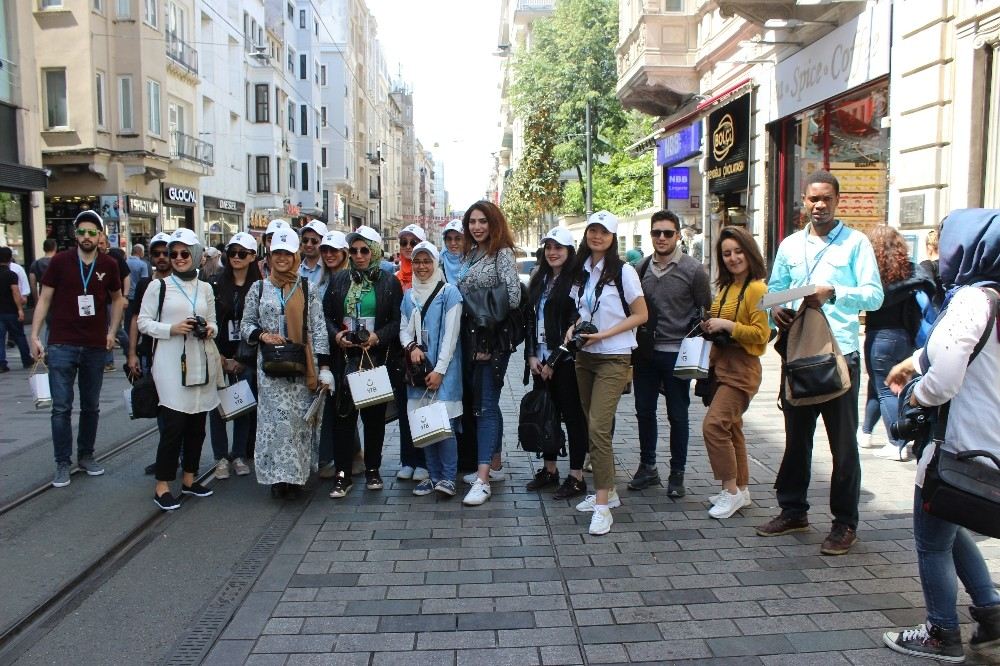 Uluslararası Öğrenciler İstanbulda Foto Safariye Çıktı