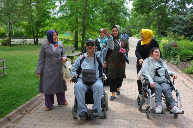 Ümraniye Belediyesinden 14 Yıldır Engel Tanımayan Hizmetler