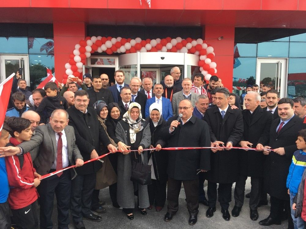 Ümraniyespor Kulübü Kamp Merkezi Ve Kulüp Yönetimi Binası Hizmete Açıldı