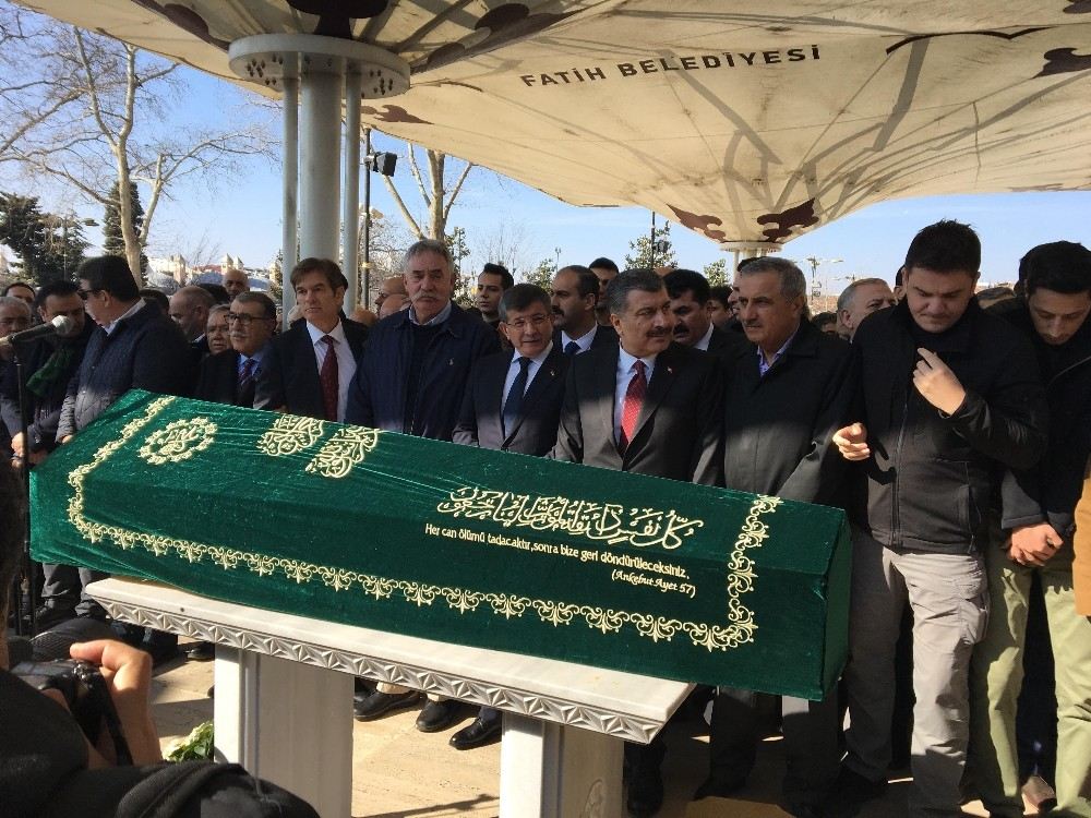 Ünlü Doktor Mehmet Özün Babası Mustafa Öz Son Yolculuğuna Uğurlandı