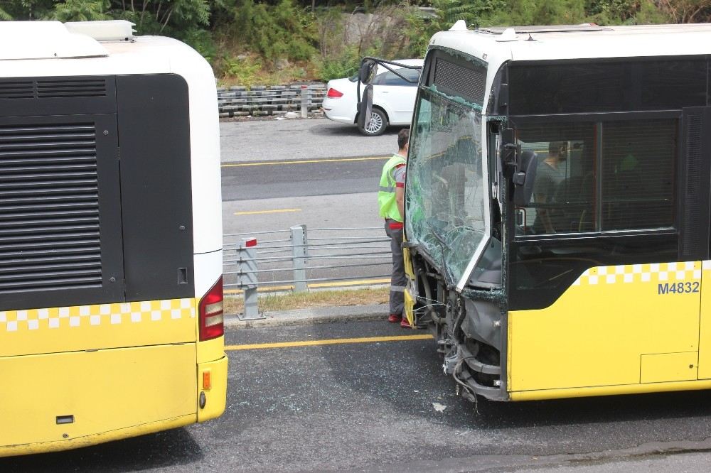 Üsküdarda Metrobüs Kaza Yaptıı: 11 Yaralı