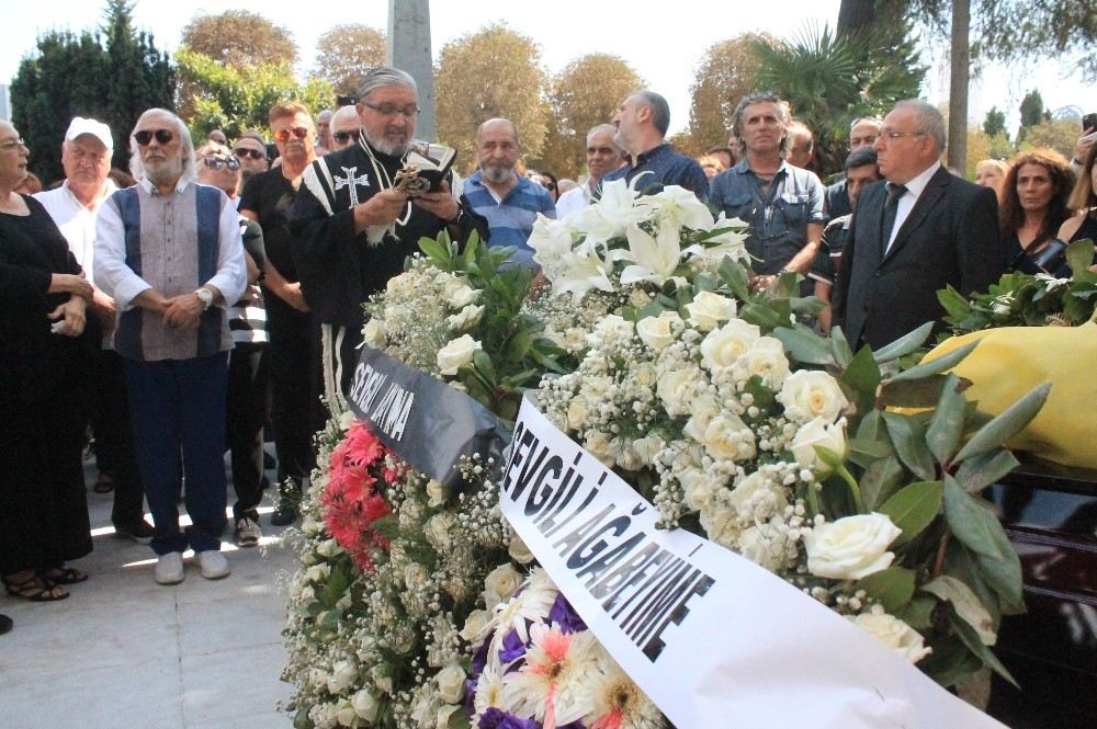 Usta Yönetmen Aram Gülyüz Son Yolculuğuna Uğurlandı