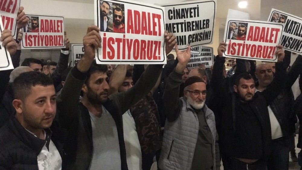 Vale Cinayeti Davasında Mahkemeden Tahliye Kararı Çıktı, Adliye Karıştı