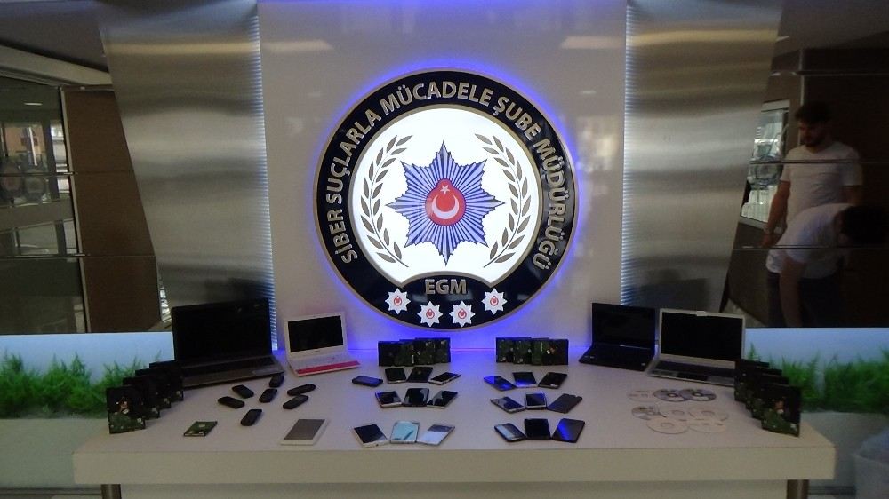 ?Vali Adıyla Vatandaşları Arayıp 1 Milyon Lira Vurgun Yapan Şebeke Çökertildi