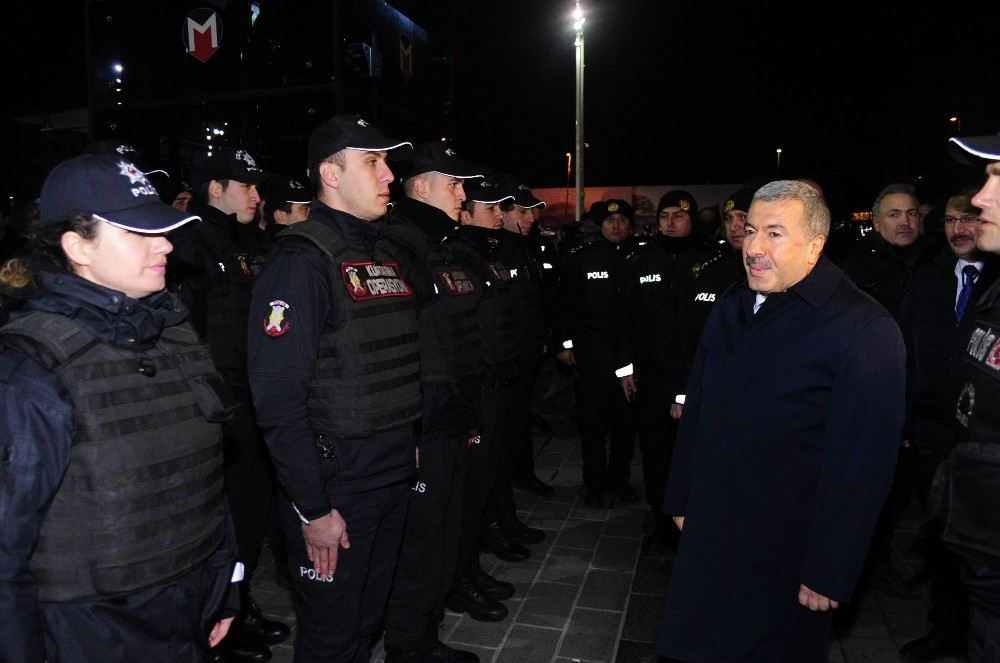 Vali Yerlikaya Taksimde Yılbaşı Tedbirlerini Denetledi