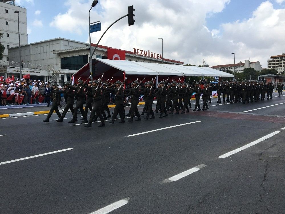 Vatan Caddesinde 30 Ağustos Zafer Bayramı Coşkusu