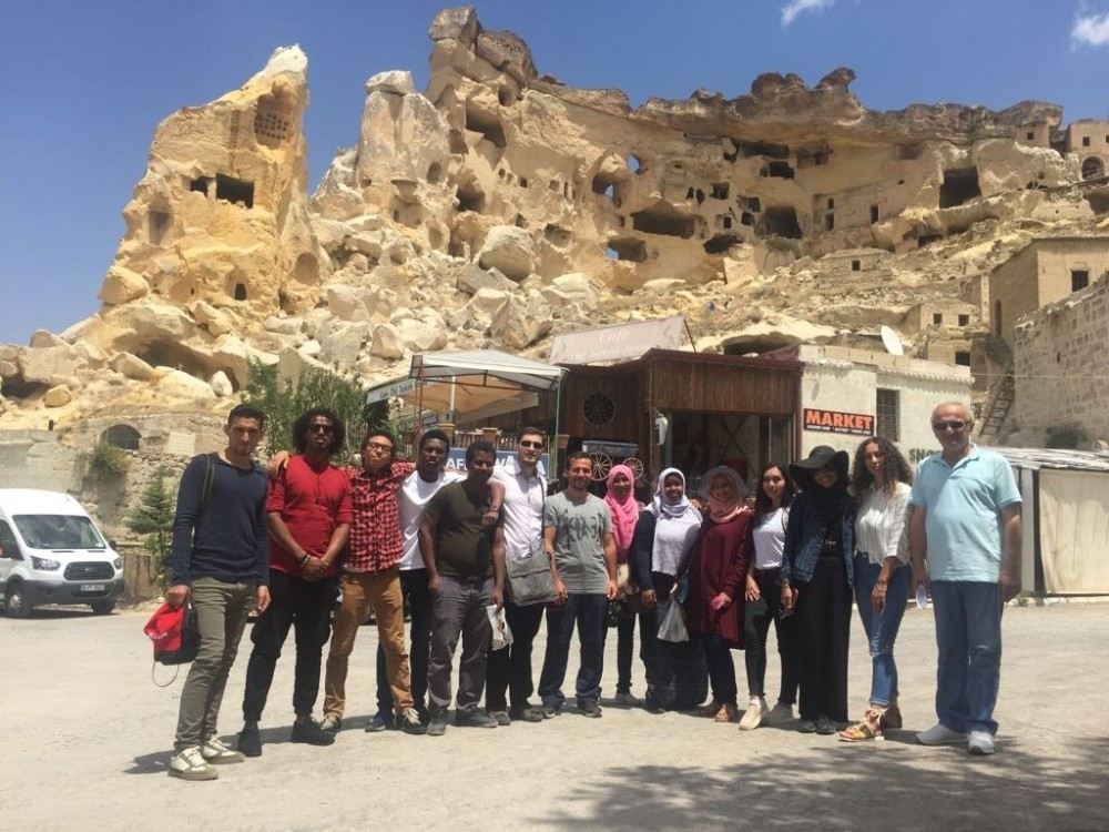 Yabancı Uyruklu Öğrenciler Kapadokyayı Gezdi