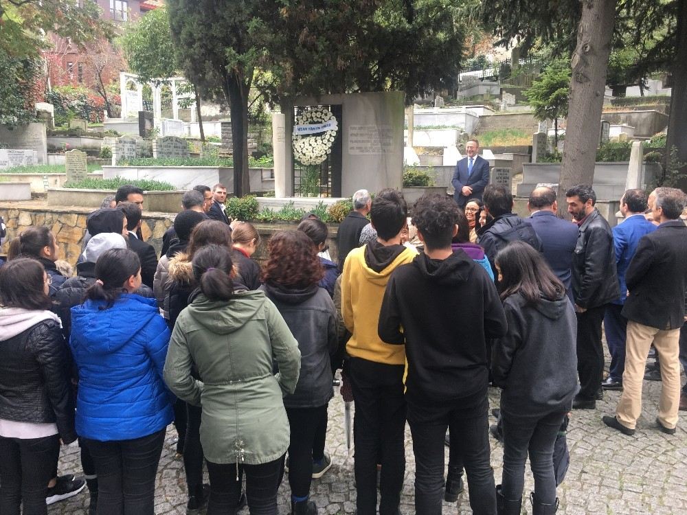 Yahya Kemal Beyatlı Vefatının 61İnci Yılında Mezarı Başında Anıldı