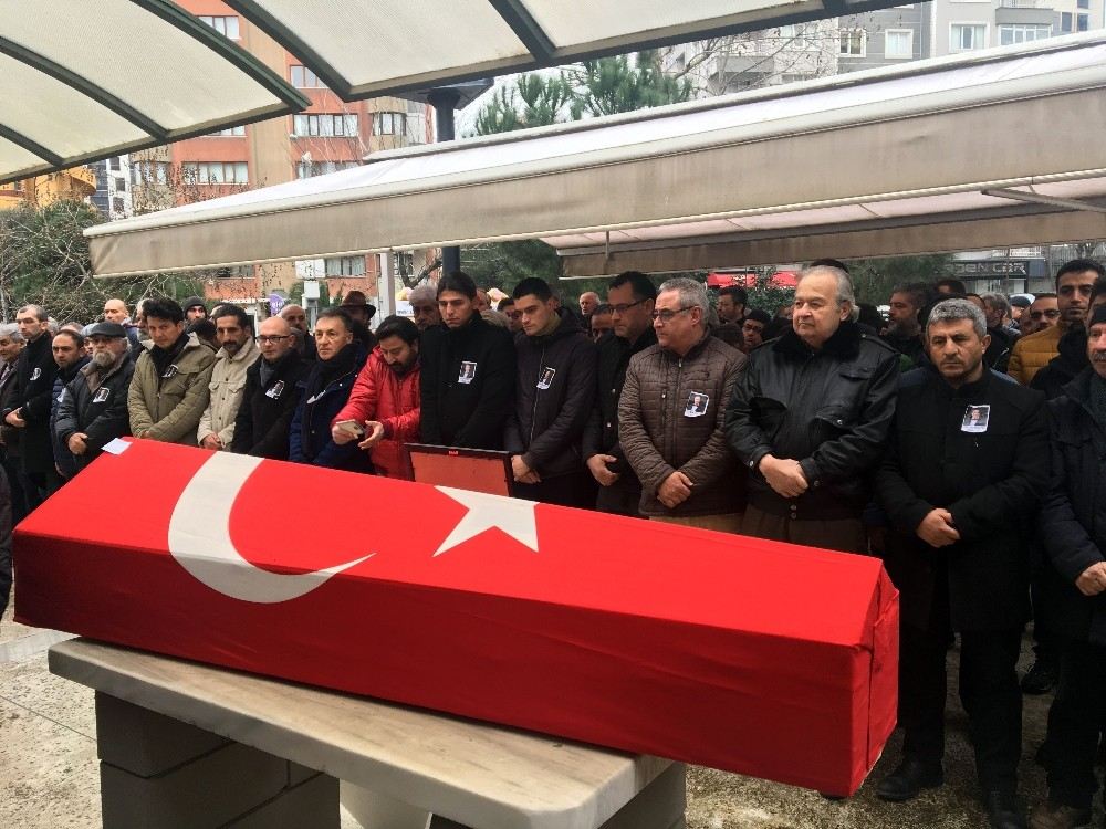 Yalçın Menteşin Cenaze Namazında Sevenleri Gözyaşı Döktü