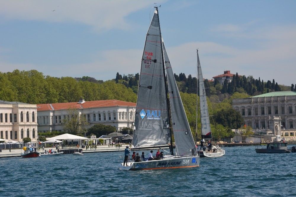 Yelkenler İstanbul Boğazını Süsledi