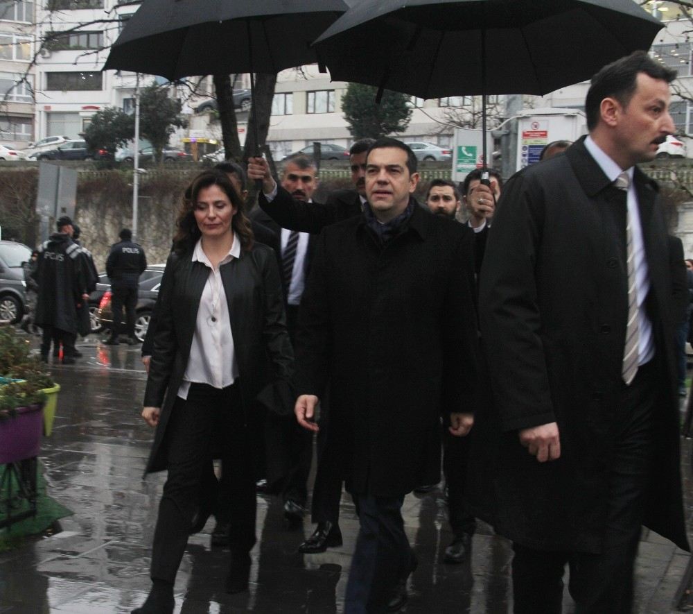 Yunanistan Başbakanı Çipras Heybeliadaya Hareket Etti