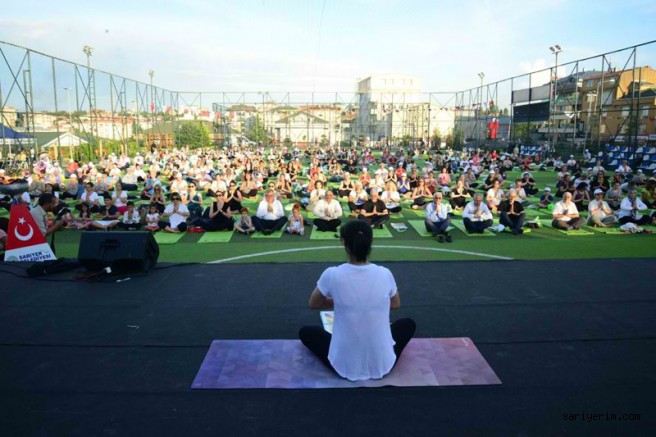 Yüzlerce Sarıyer`li yoga yaptı