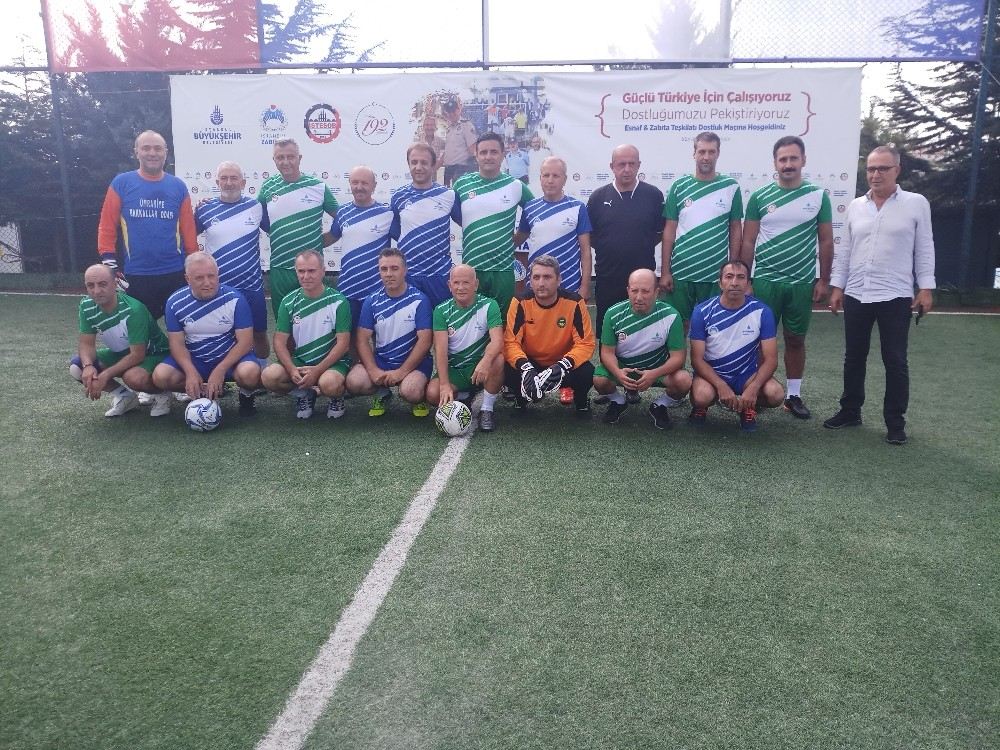 Zabıta İle Esnaf Bu Kez Yeşil Sahada Karşı Karşıya Geldi